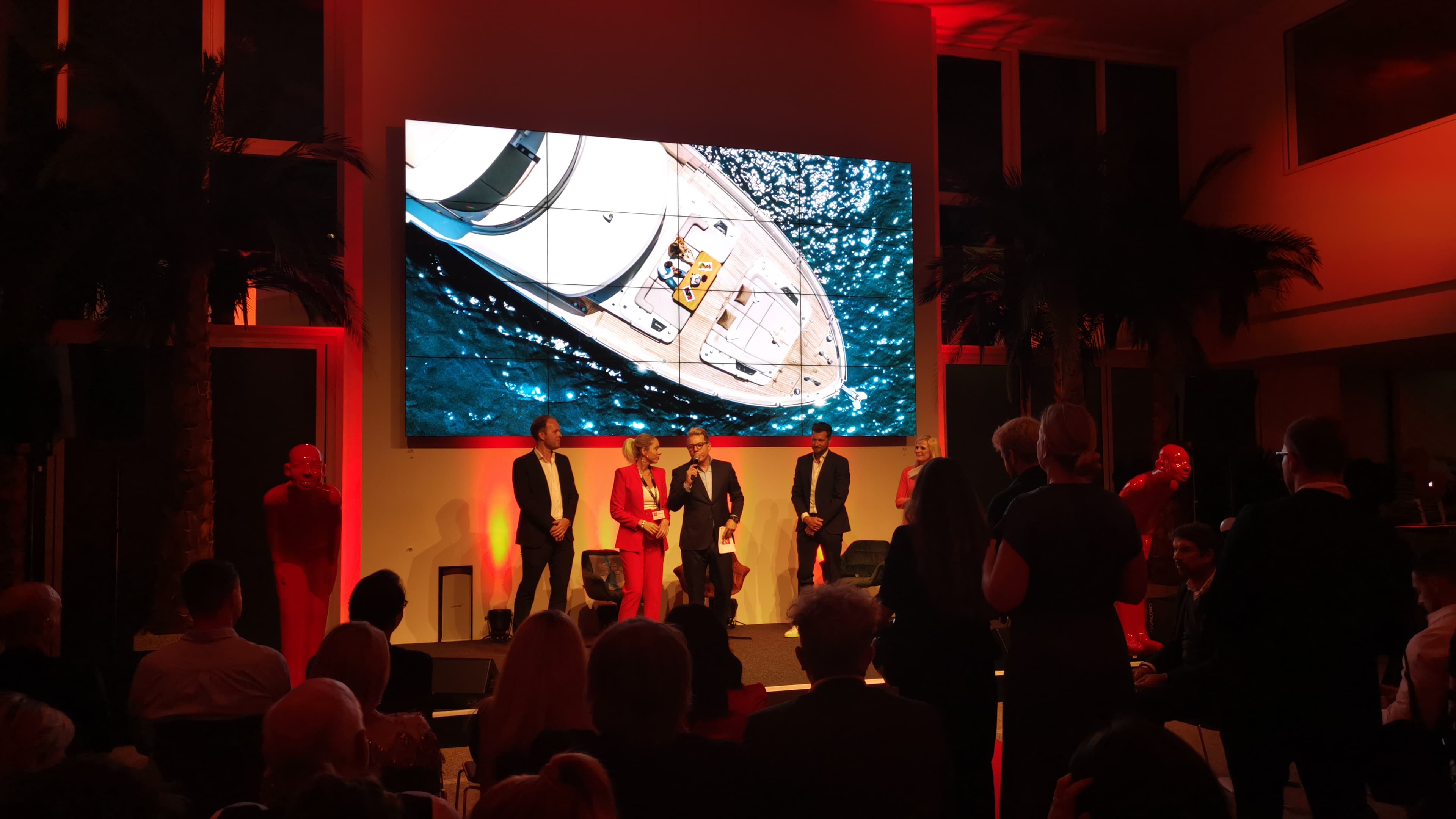 YachtingOne Präsentation PIXX Lounge